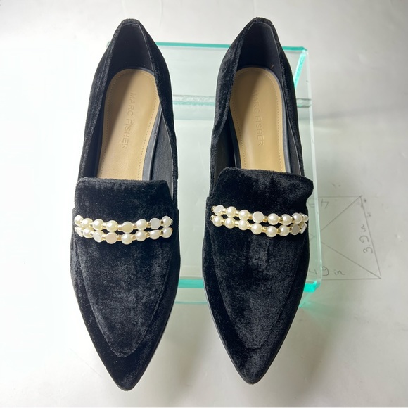 Marc Fisher Women’s Kneel Velvet Faux Pearl Loafers 8M Black Slip On Pointed Toe - Picture 5 of 10
